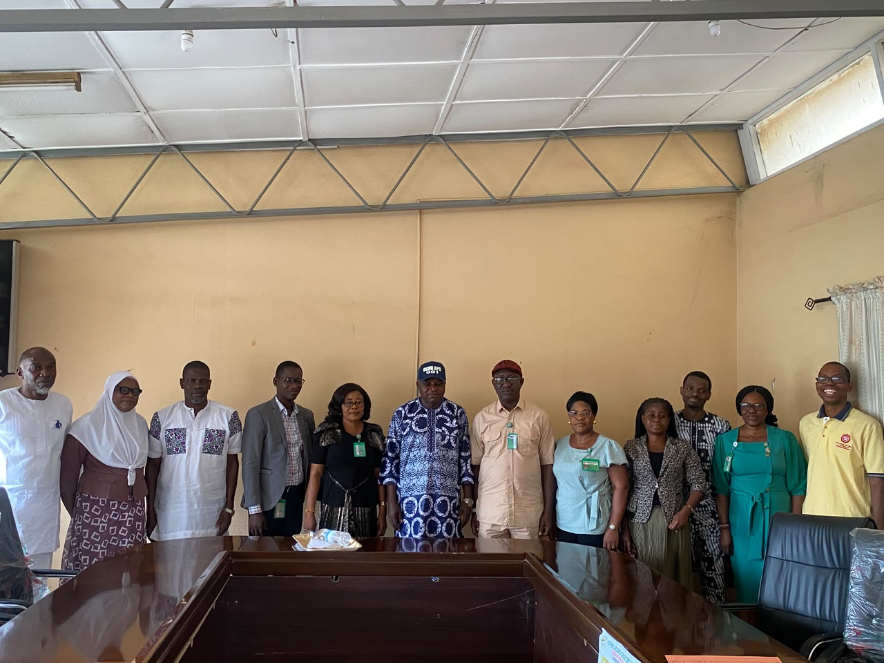 FCAIB Governing Board Chairman Visits College